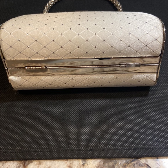 Little fancy diamond white sparkling purse. Gorgeous Wedding,prom,vintage style! - Picture 9 of 11